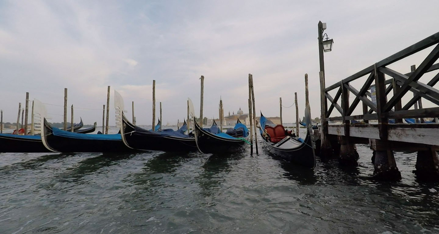 « Dans Venise la rouge » pas un bateau ne bouge… Alfred de Musset